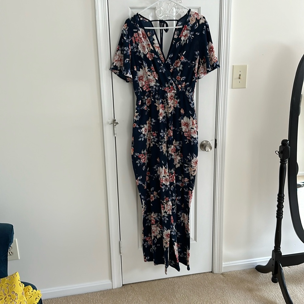 Floral jump suit, size M